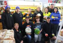 72,000 pieces of fresh fruit